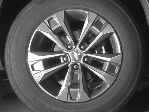 Used 2025 Chevrolet Equinox LT FWD image 15