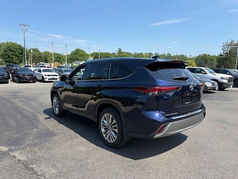 Used 2025 Toyota Highlander Platinum AWD/4WD image 6