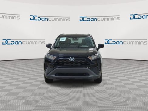Used 2021 Toyota RAV4 LE AWD/4WD image 3