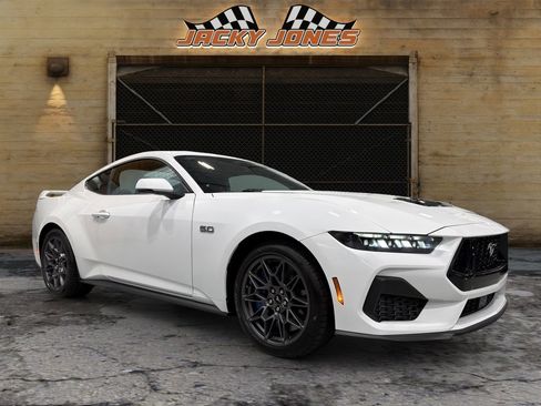 Used 2025 Ford Mustang GT Premium w/ GT Performance Package image 11