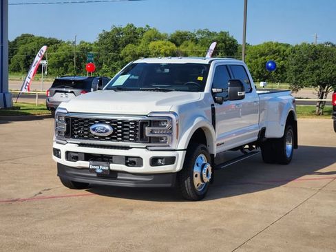 Used 2026 Ford F450 Platinum w/ FX4 Off-Road Package AWD/4WD image 3