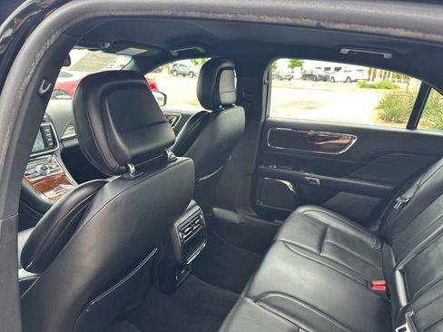 Used 2019 Lincoln Continental Select FWD image 33