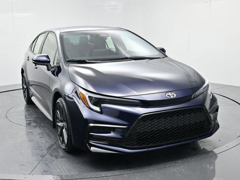New 2026 Toyota Corolla SE w/ SE Premium Package image 2