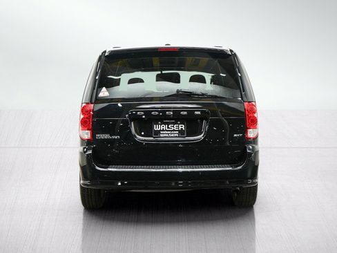 Used 2020 Dodge Grand Caravan SXT w/ Driver Convenience Group FWD image 4