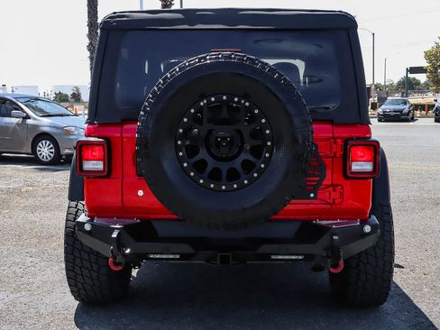 Used 2018 Jeep Wrangler Sport AWD/4WD image 8