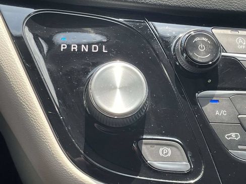 Certified 2018 Chrysler Pacifica Touring Plus FWD image 41