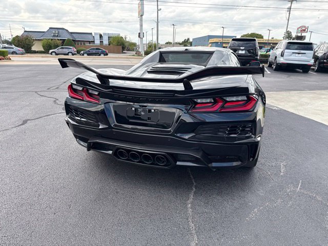Used 2023 Chevrolet Corvette Z06 w/ Z07 Performance Package RWD image 15