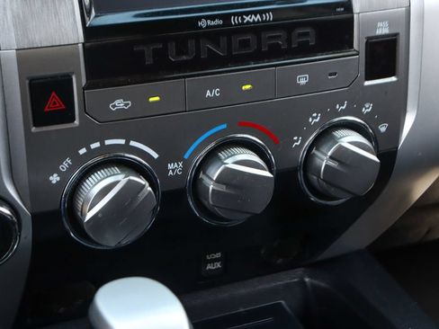 Used 2018 Toyota Tundra SR5 w/ SR5 Upgrade Package AWD/4WD image 29