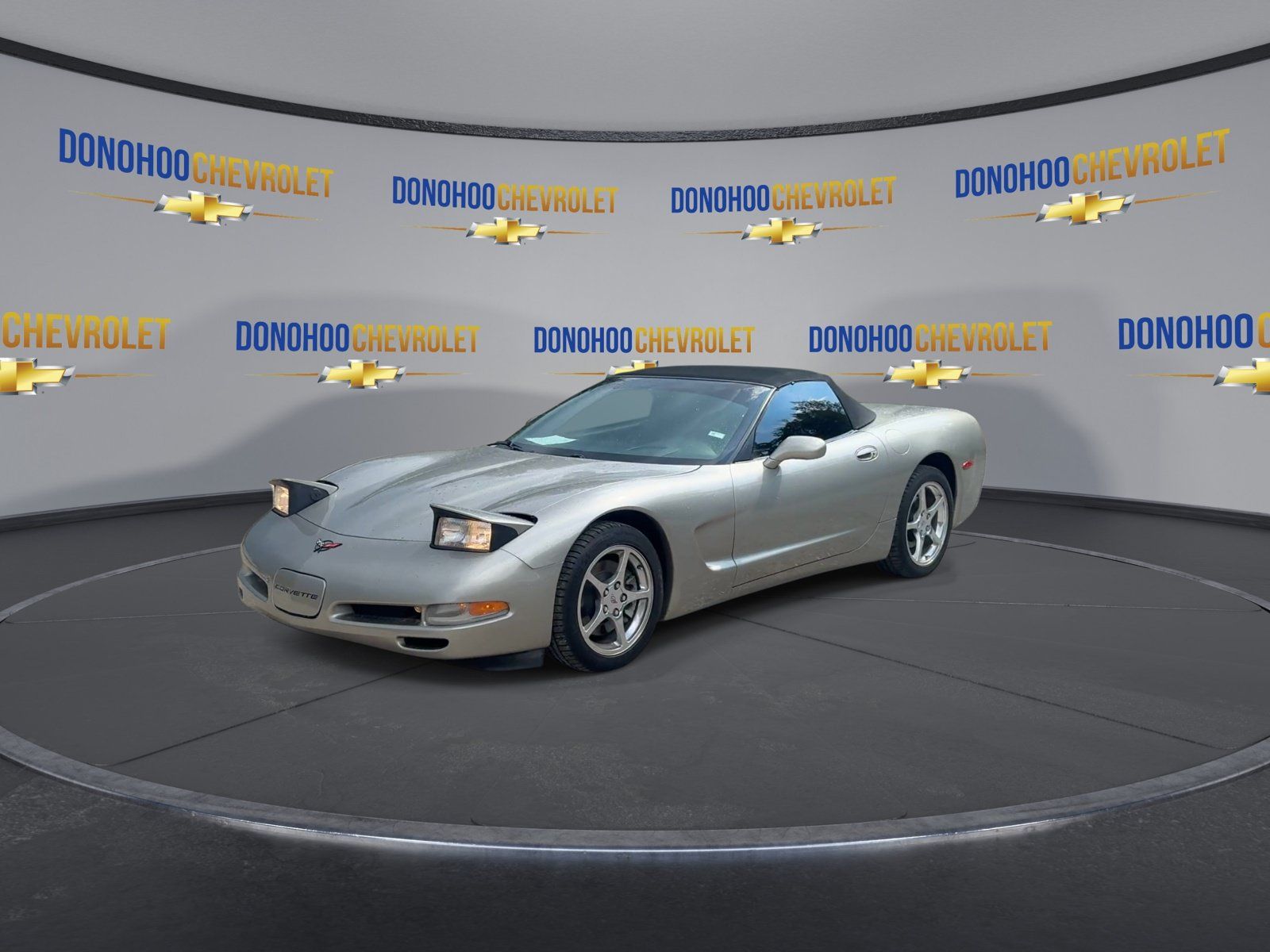 Used 2000 Chevrolet Corvette Convertible w/ Performance Handling Pkg RWD image 4