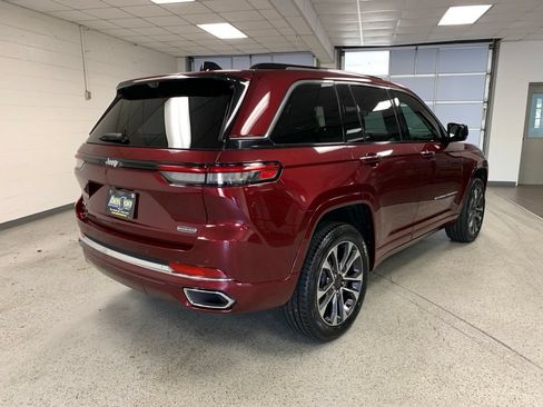 Certified 2023 Jeep Grand Cherokee Overland w/ Adv Protech Group III AWD/4WD image 8
