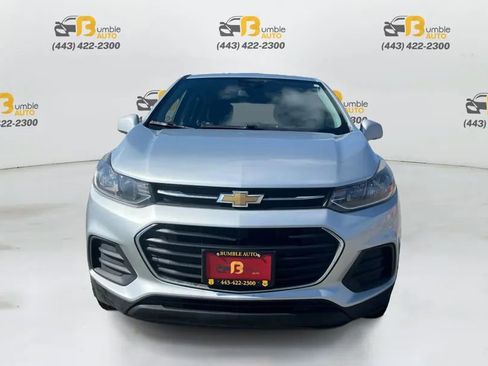 Used 2018 Chevrolet Trax LS image 2