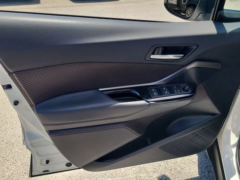 Used 2019 Toyota C-HR Limited FWD image 16