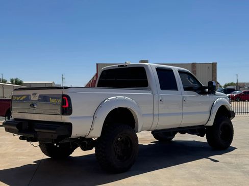 Used 2016 Ford F250 Platinum w/ FX4 Off-Road Package AWD/4WD image 9