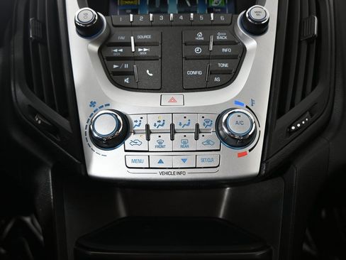 Used 2017 Chevrolet Equinox LS image 27