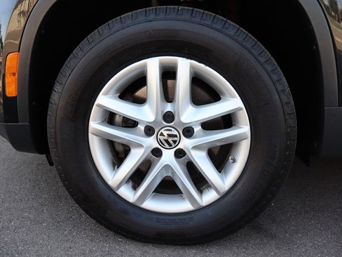 Used 2011 Volkswagen Tiguan S AWD/4WD image 38