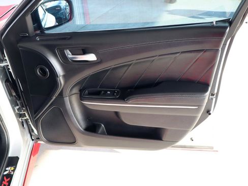 Used 2019 Dodge Charger Scat Pack w/ Dynamics Package RWD image 38