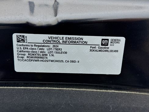 Used 2024 GMC Terrain SLE w/ Driver Convenience Package FWD image 20