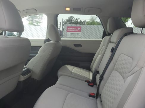 Used 2024 Nissan Pathfinder SV FWD image 12