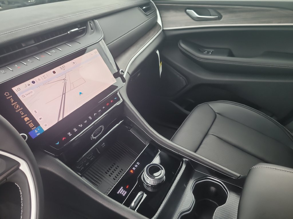 New 2027 Jeep Grand Cherokee Limited AWD/4WD image 24