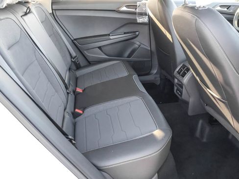 New 2026 Volkswagen Taos SE AWD/4WD image 37