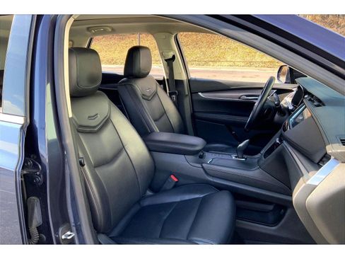 Used 2018 Cadillac XT5 Luxury w/ Driver Awareness Package image 7