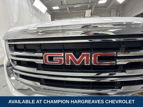 Certified 2023 GMC Acadia SLE w/ Driver Convenience Package image 39