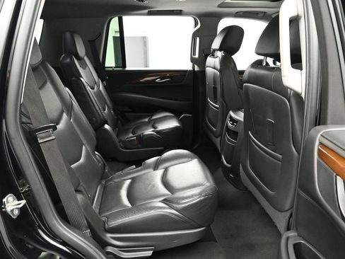 Used 2019 Cadillac Escalade Luxury image 18