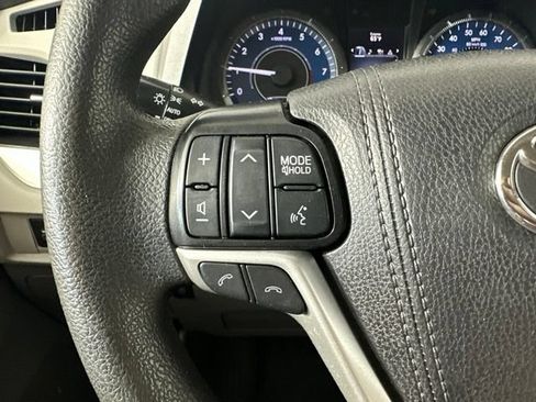 Used 2019 Toyota Sienna LE w/ Protection Package FWD image 15