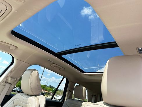Used 2022 Lincoln Aviator Reserve RWD image 11