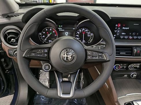 Used 2021 Alfa Romeo Stelvio Ti w/ Nero Edizione image 22