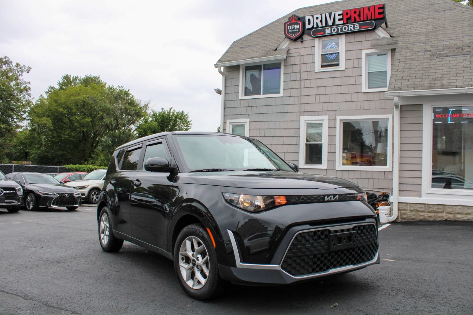 Used 2023 Kia Soul LX w/ LX Technology Package FWD image 1