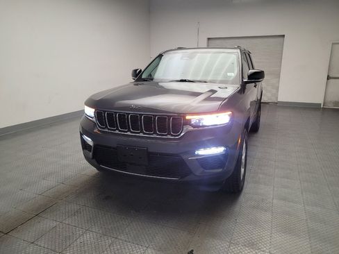 Used 2023 Jeep Grand Cherokee Limited AWD/4WD image 15