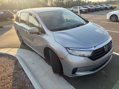 Used 2021 Honda Odyssey Touring image 11