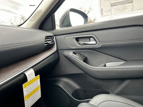 New 2026 Nissan Rogue Platinum image 20