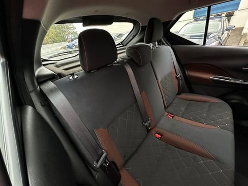 Used 2018 Nissan Kicks SR image 30
