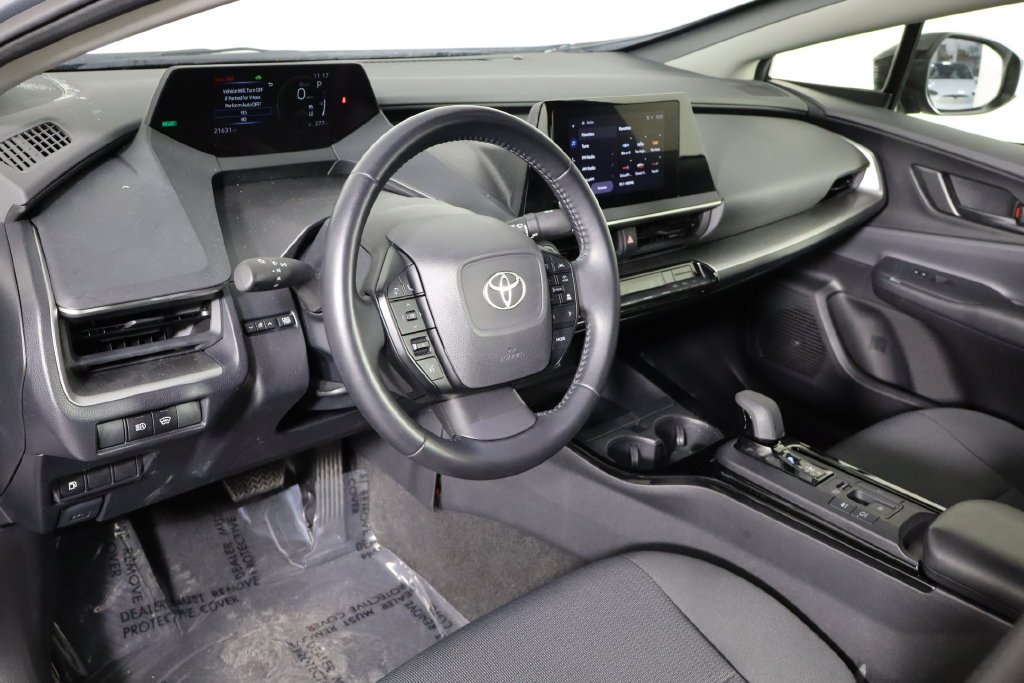 Used 2025 Toyota Prius LE FWD image 24