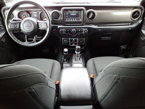 Used 2022 Jeep Gladiator Willys image 11