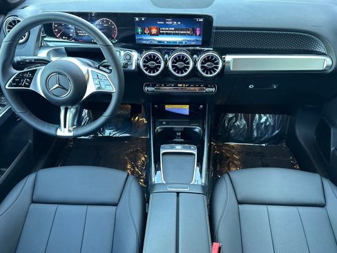 New 2026 Mercedes-Benz GLB 250 image 12