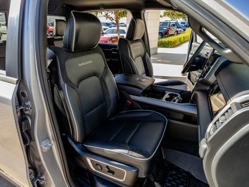 Used 2025 RAM 1500 Laramie w/ Night Edition image 17