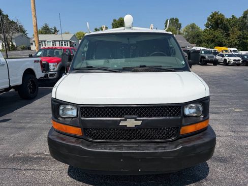 Used 2010 Chevrolet Express 1500 RWD image 3