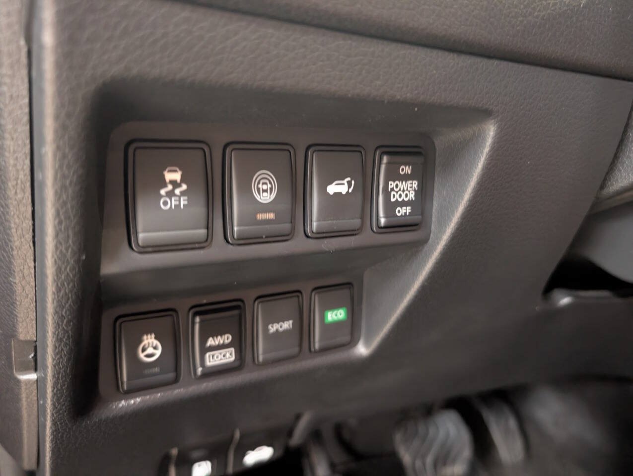 Used 2017 Nissan Rogue AWD image 27