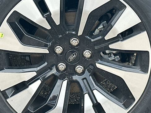 New 2026 Ford Explorer Platinum w/ LUX Leather Package image 5