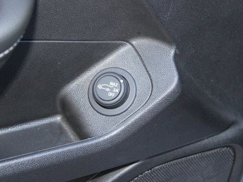 Used 2024 GMC Terrain SLT image 22