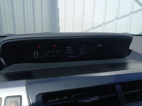 Used 2017 Toyota Prius V Four image 20