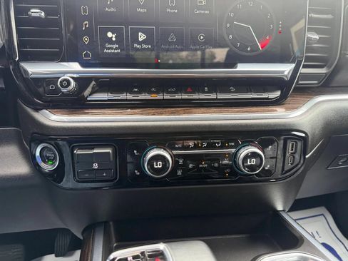 Used 2024 GMC Sierra 1500 Elevation w/ Preferred Package AWD/4WD image 13