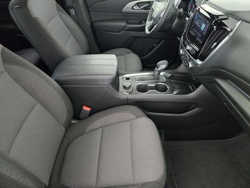Used 2023 Chevrolet Traverse LT FWD image 16