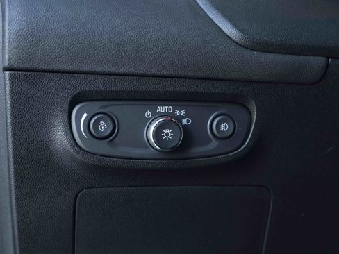 Used 2023 Buick Encore GX Essence w/ Experience Buick Package FWD image 41