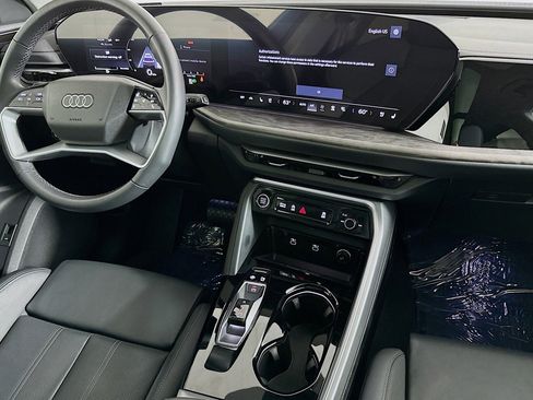 Used 2025 Audi Q5 Premium Plus w/ Premium Plus AWD/4WD image 6