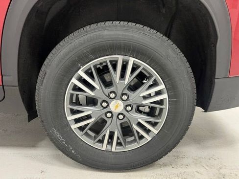 New 2026 Chevrolet Traverse LT w/ LPO, Floor Liner Package AWD/4WD image 5