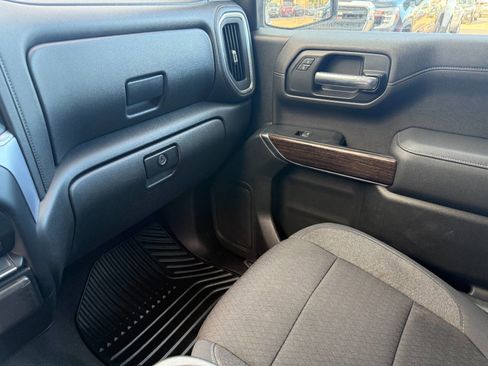 Used 2019 GMC Sierra 1500 SLE w/ SLE Value Package image 16